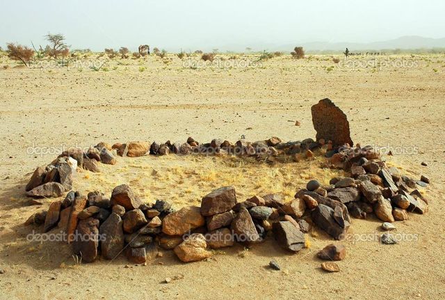A transhumance mosque: a ring of stones in the desert